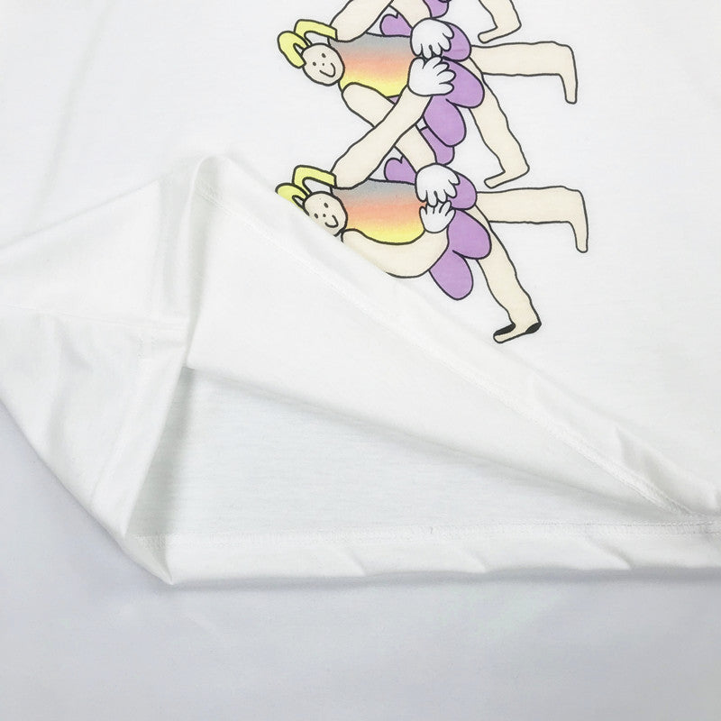 Japanese Childlike Swan Dance Little Girl Illustration White Basic Short-sleeved T