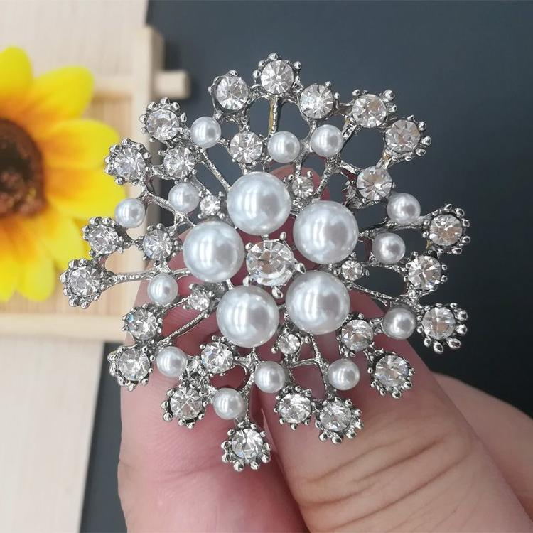 Fashion Women Large Exquisite flower corsage