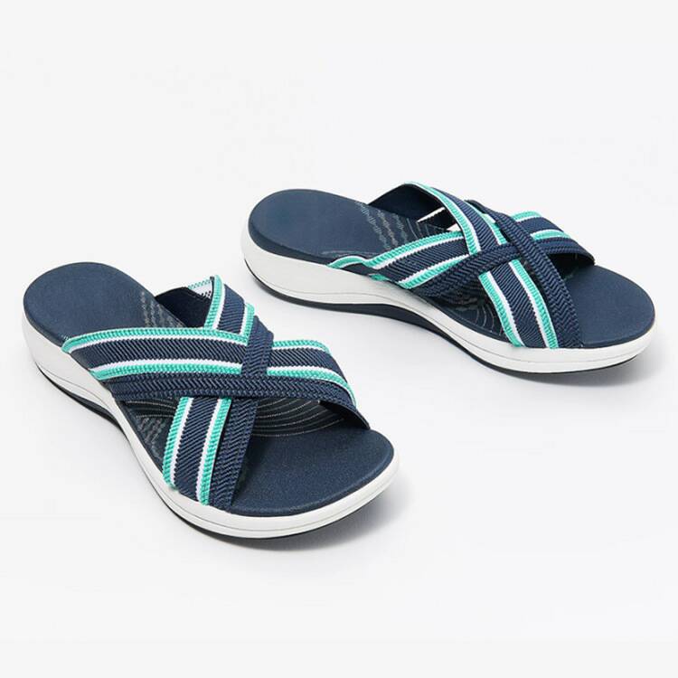 Cross Casual Sandals And Slippers Platform Beach Slippers