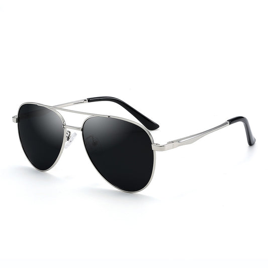 The new style goes with classic vintage sunglasses with sunglass lenses