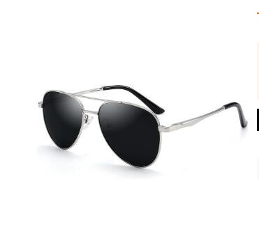 The new style goes with classic vintage sunglasses with sunglass lenses