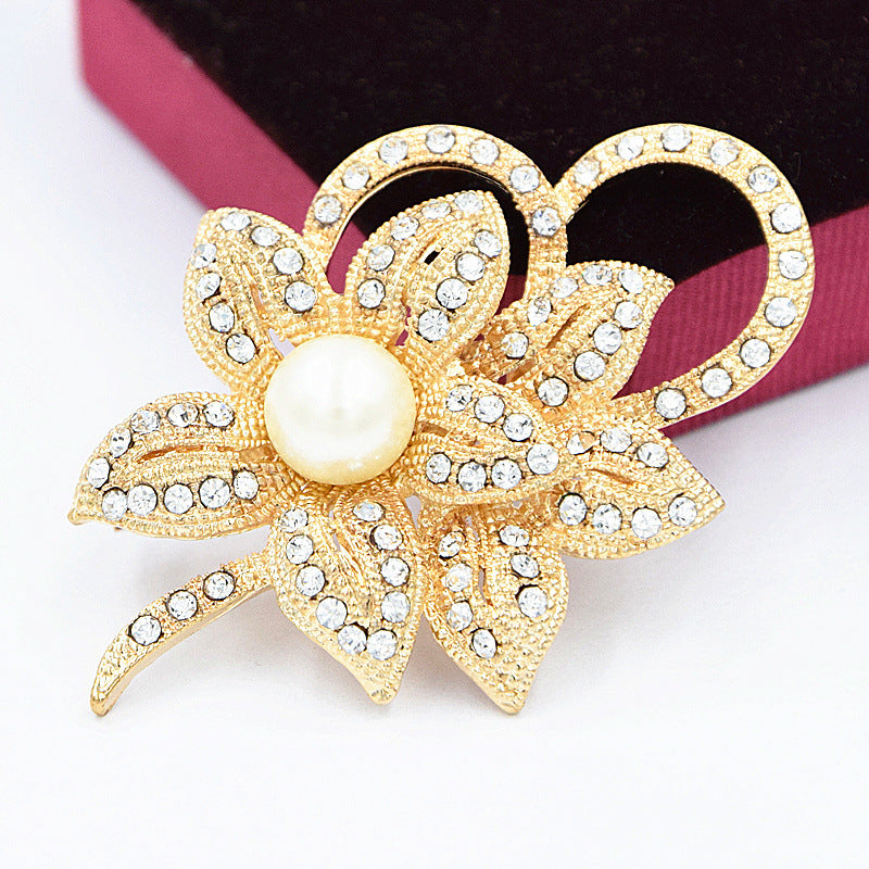 Fashion Crystal Pearl Bow Ladies Brooch Apparel