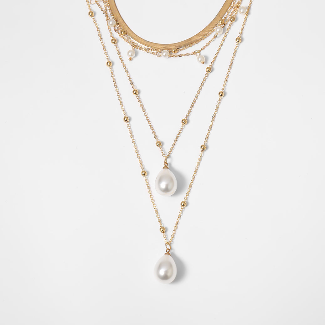 Multi-element pearl necklace